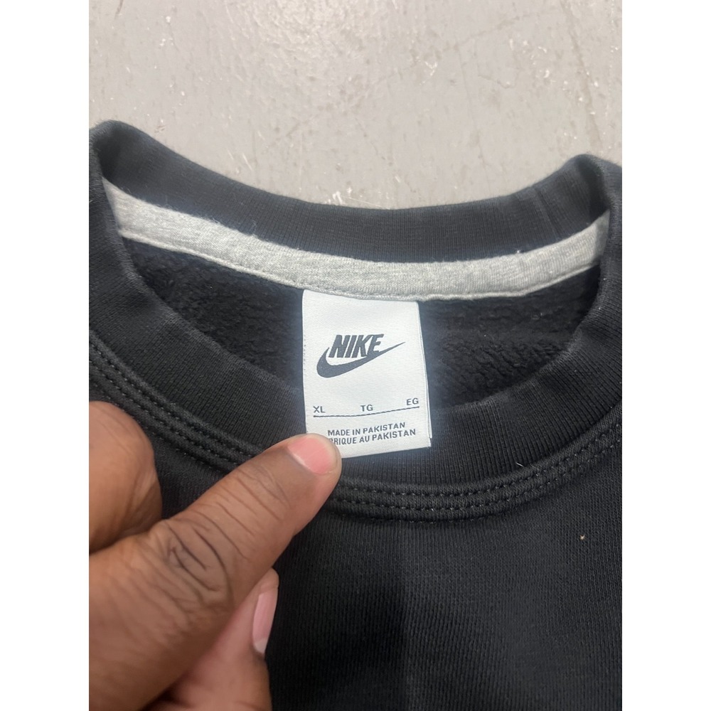 Nike Men's Black Solo Swoosh Fleece Crew Sweatshirt 611467-010 Casual Gorpcore - Picture 3 of 8